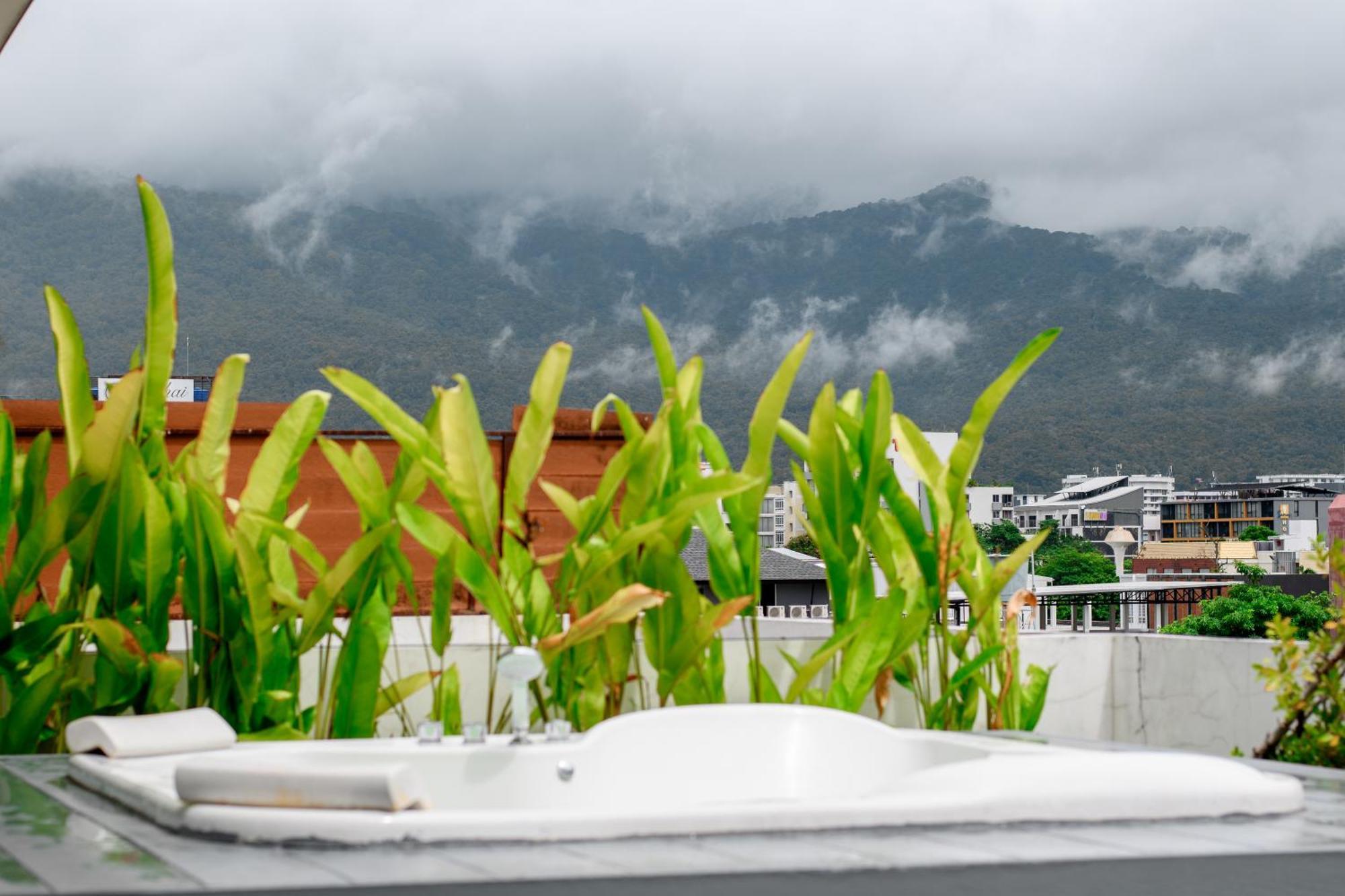Tolani Nimman Villa Chiang Mai Exterior foto